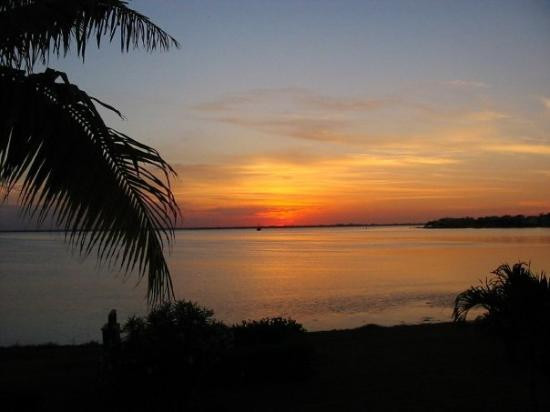 海岛购物村-坎昆必去景点