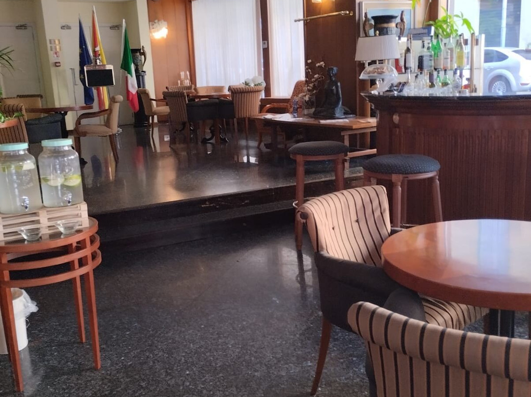 NH皇家宫殿酒店主图