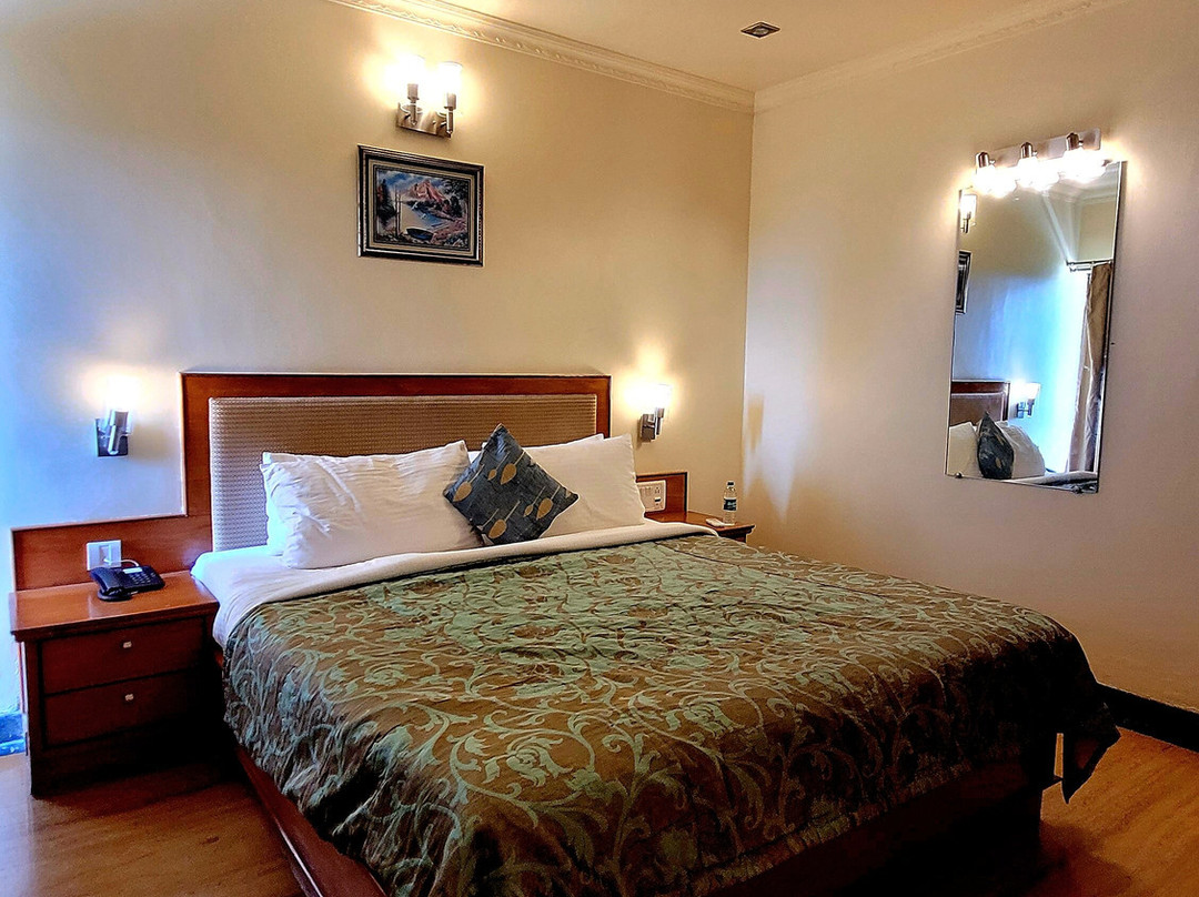 Sterling Karwar主图