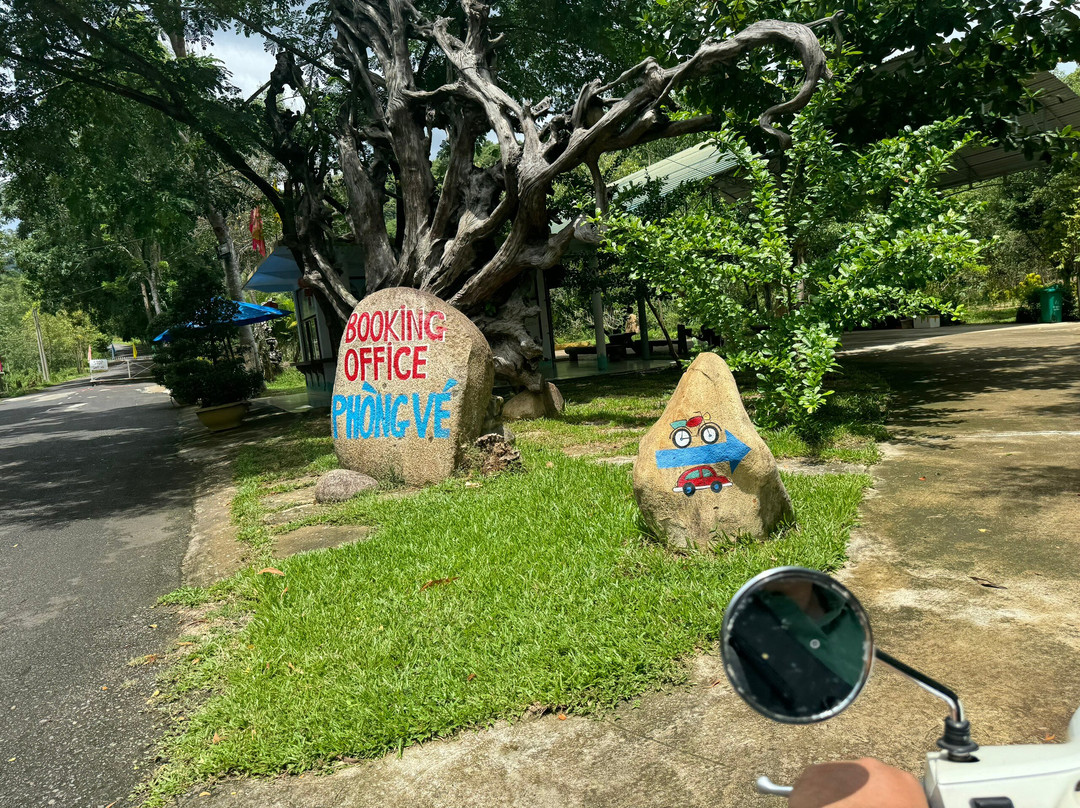 Yang Bay Waterfall-Khanh Vinh必去景点