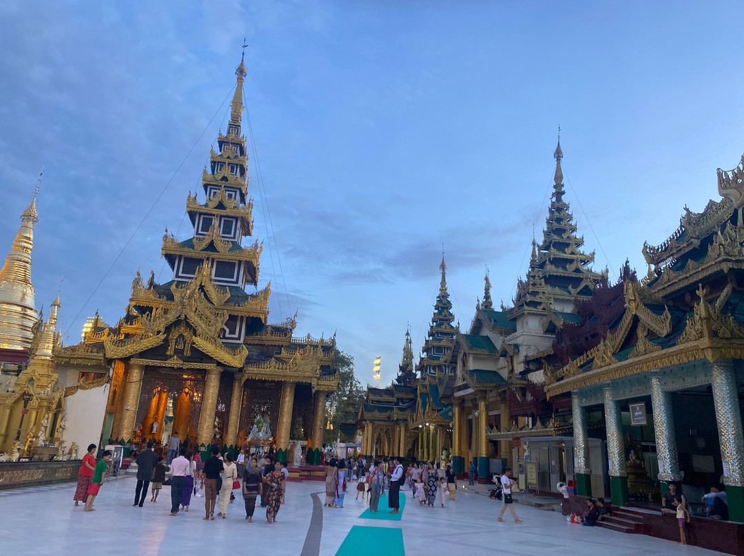 Shwezigon Pagoda景点图片
