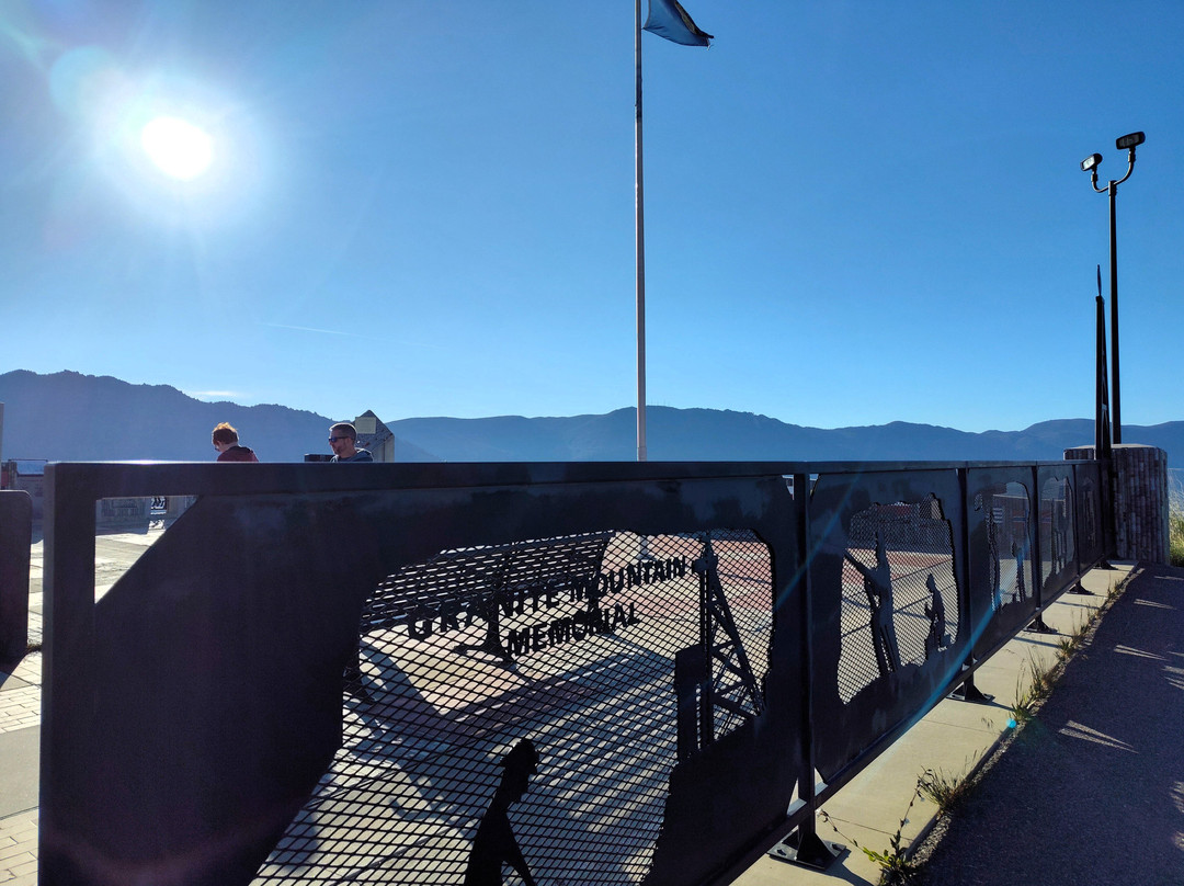 Granite Mountain Memorial Overlook-巴特必去景点