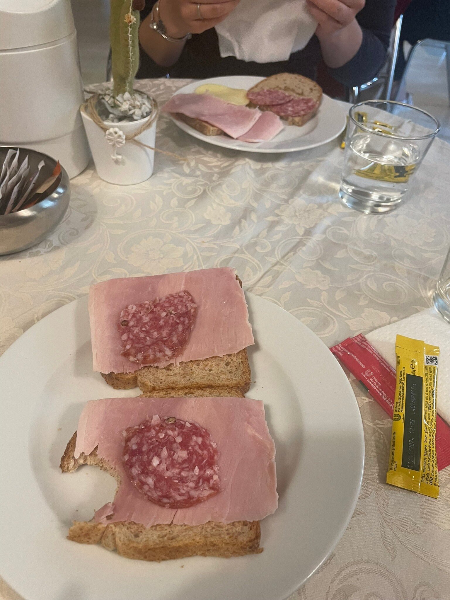 玛瑞安尼酒店-官方