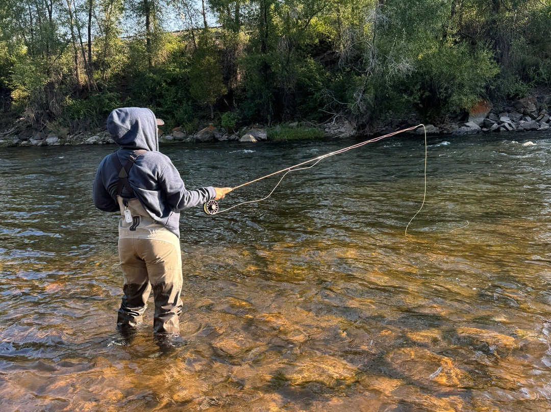 Gore Creek Fly Fisherman景点图片