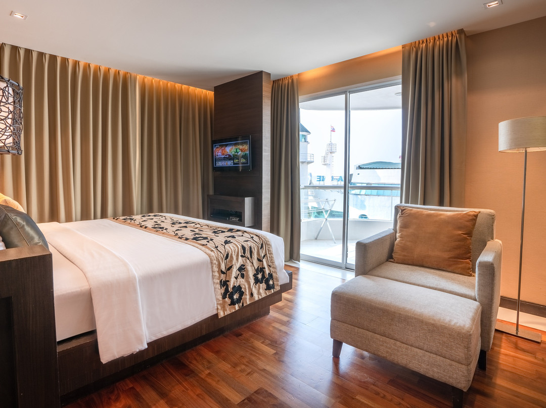 芭提雅爱湾海滩度假村主图