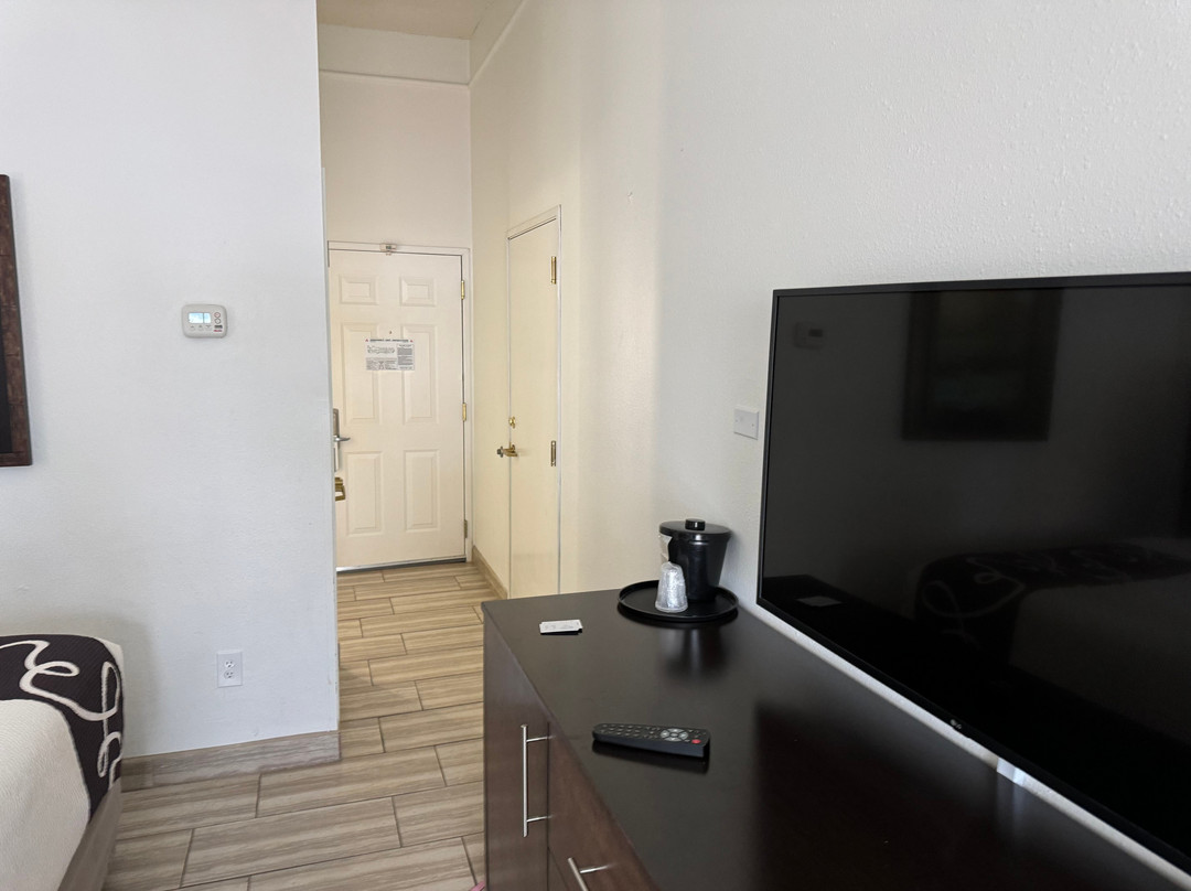 La Quinta Inn & Suites by Wyndham Laredo Airport主图