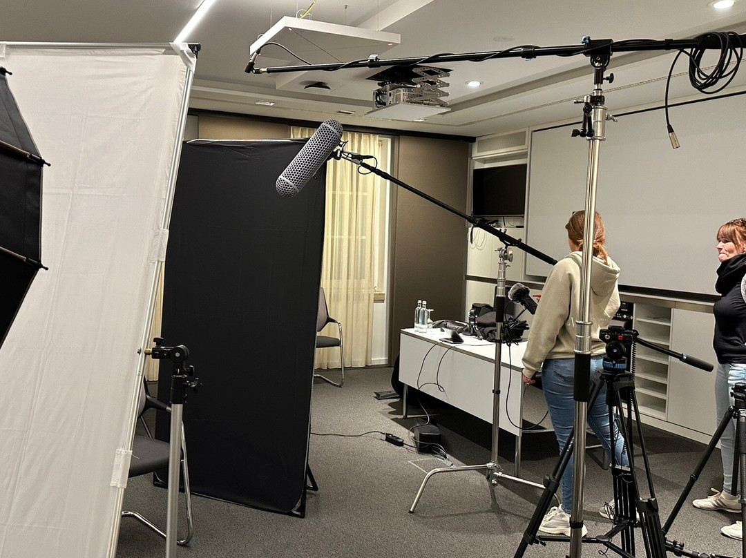 宫蒙塔尔酒店主图