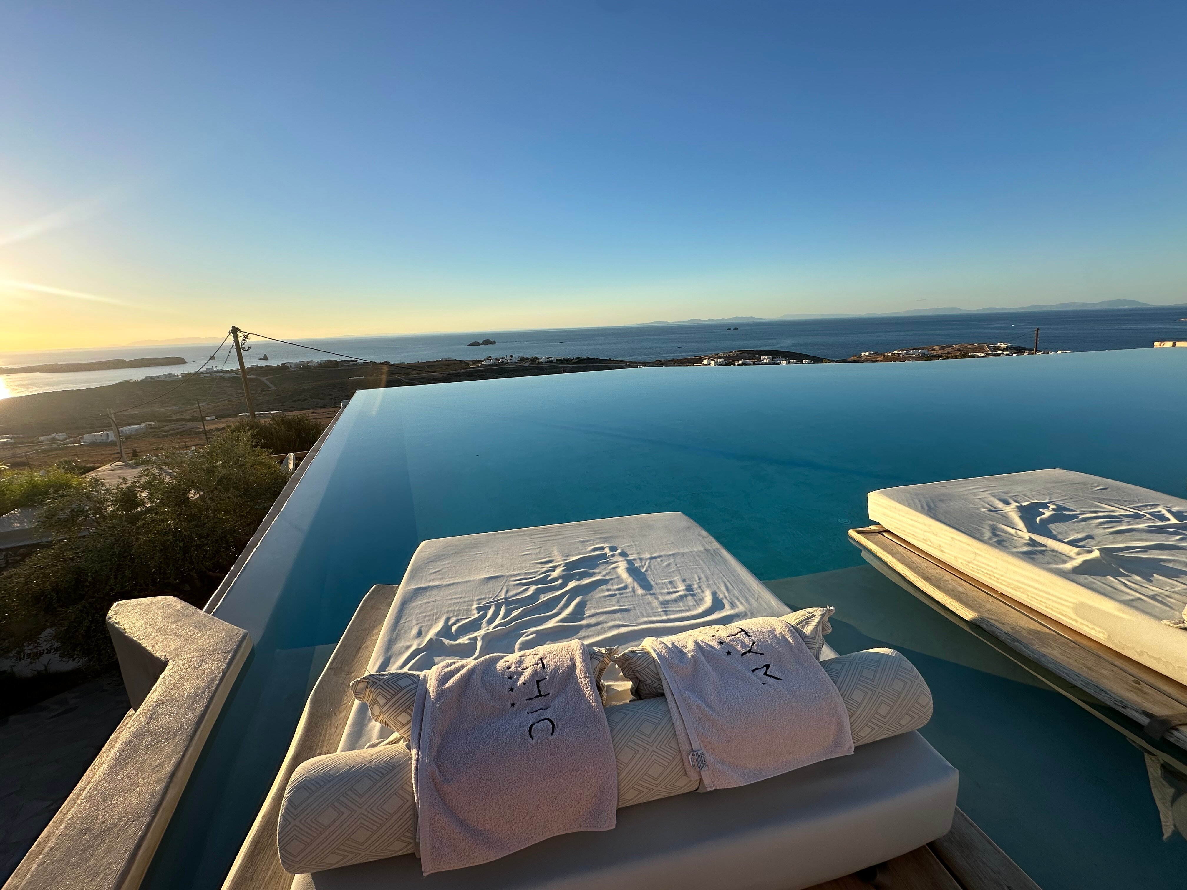 Mythic Paros-泳池