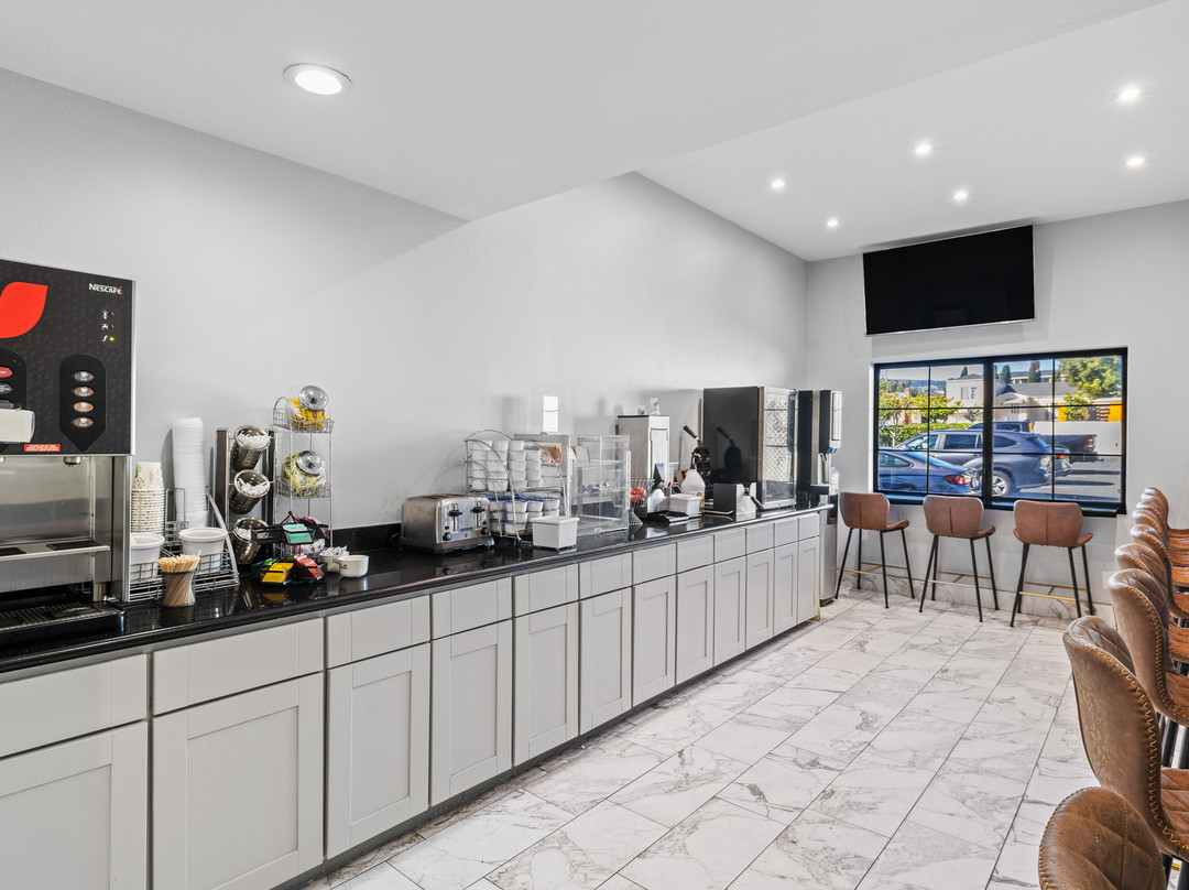 旧金山机场西速8酒店主图