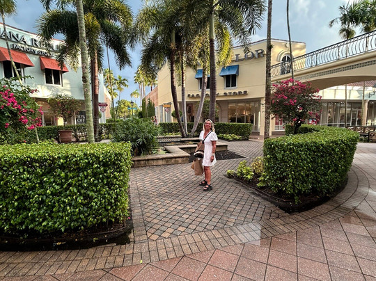 Miromar Outlets-埃斯特罗必去景点