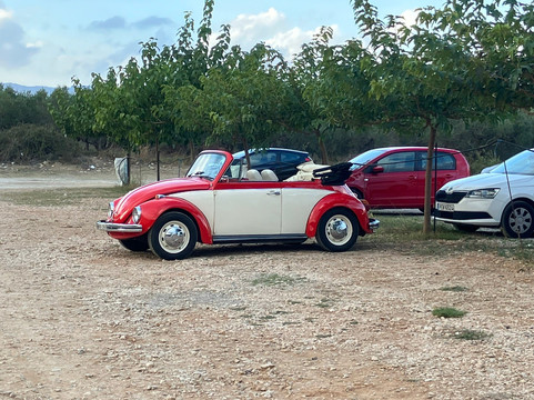 Luxury Car Rent-雷斯蒙必去景点