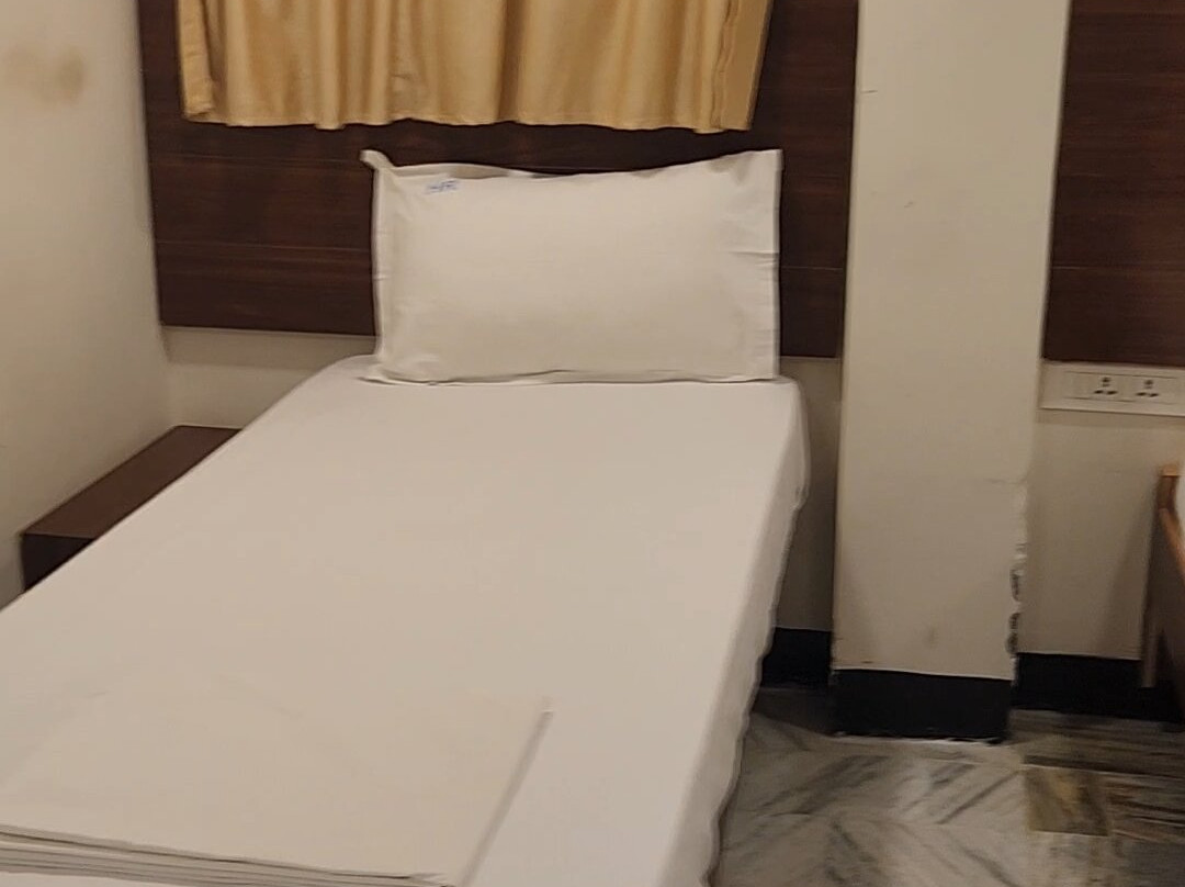 Hotel Raya's主图