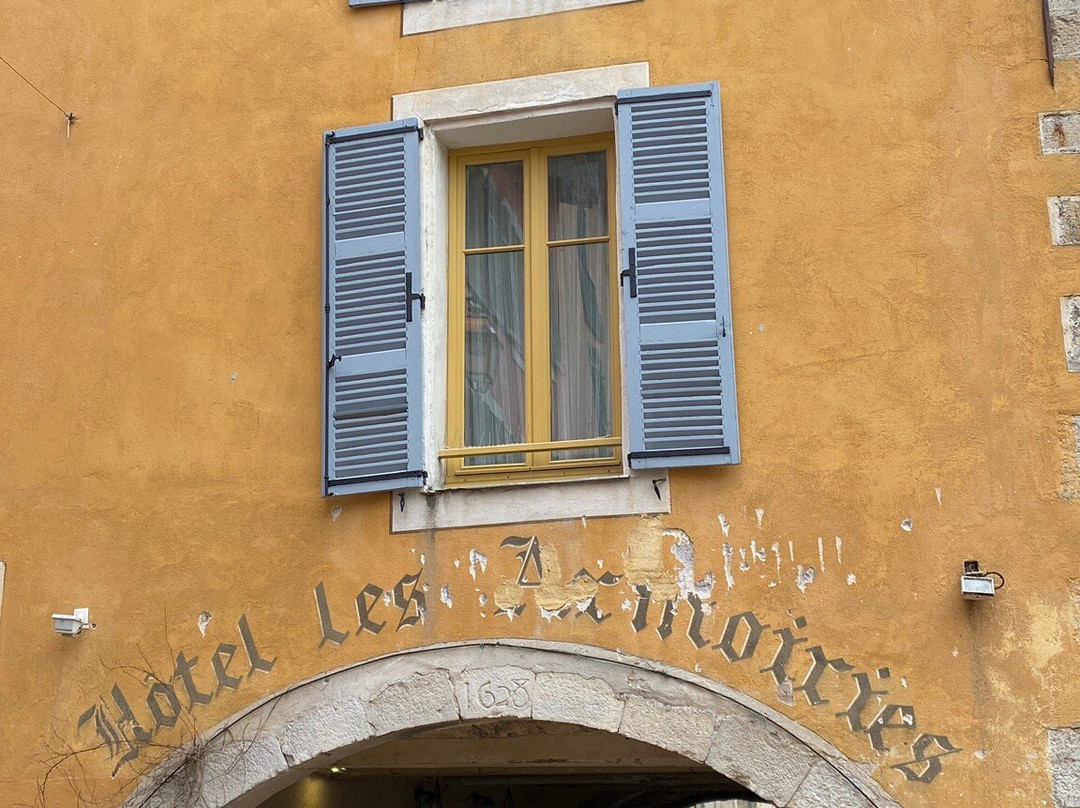 阿尔莫里酒店主图