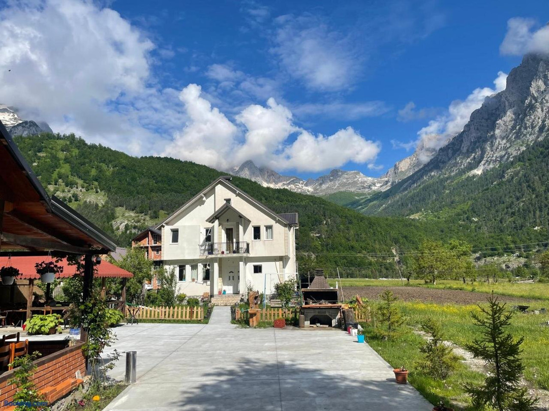 Izet Selimaj Guesthouse