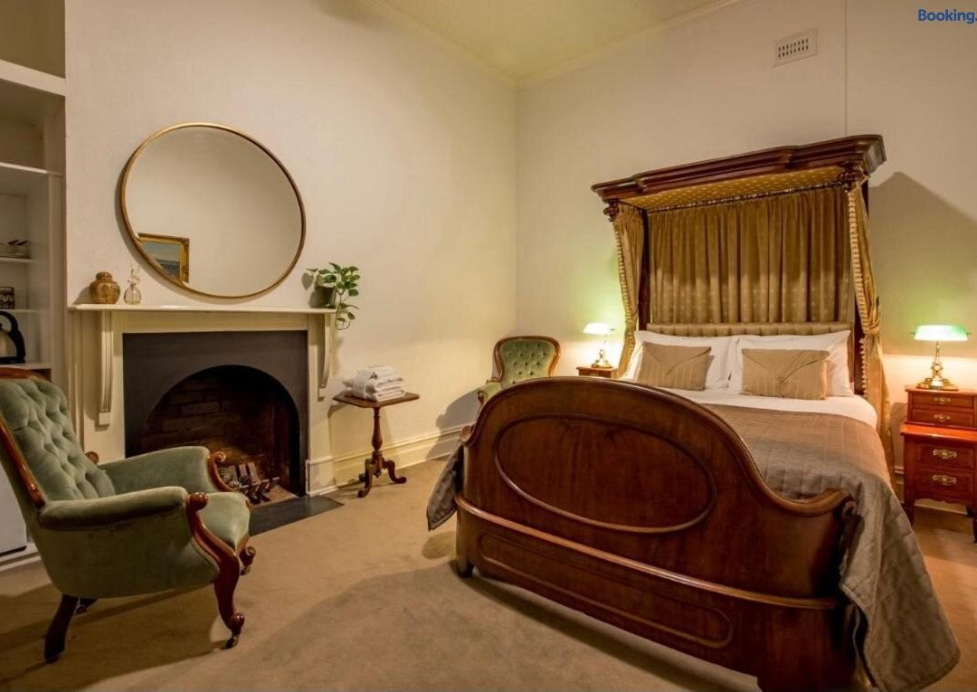 American Hotel主图