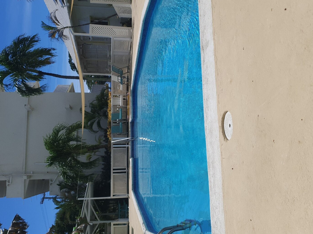 Southern Surf Beach Apartments主图