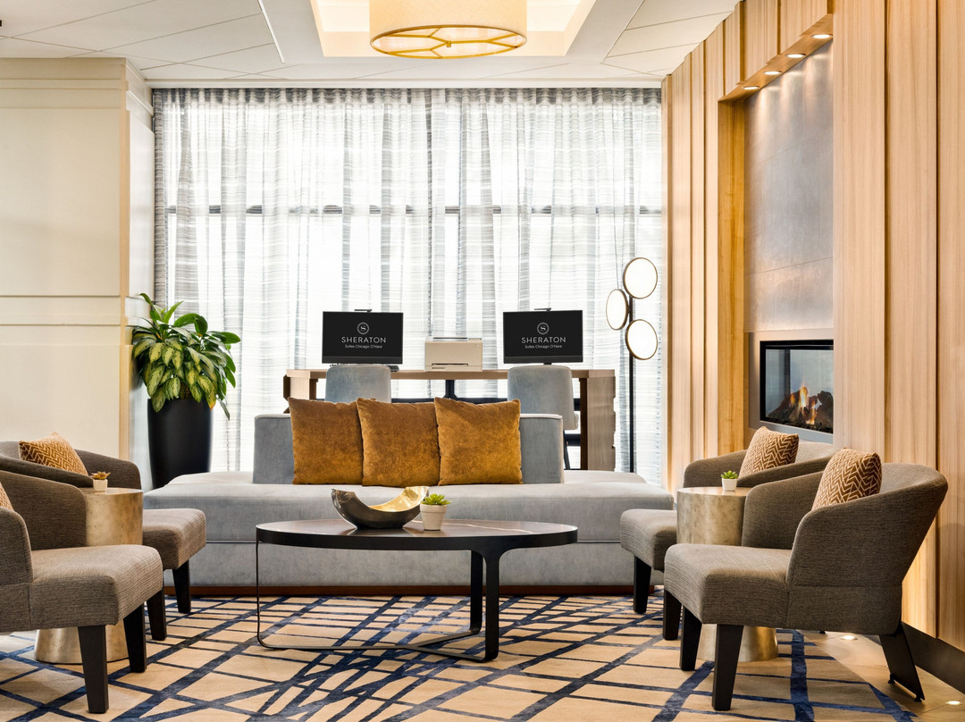 芝加哥奥黑尔喜来登套房酒店主图