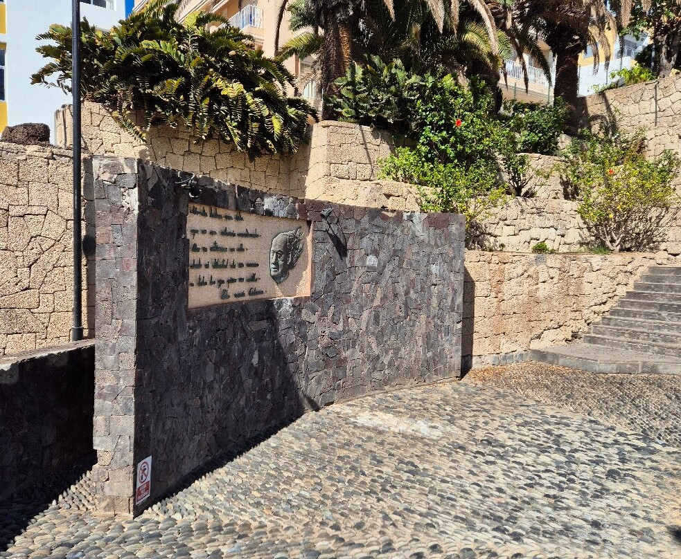 Plaza Pedro Garcia Cabrera-洛斯克里斯蒂亚诺斯必去景点