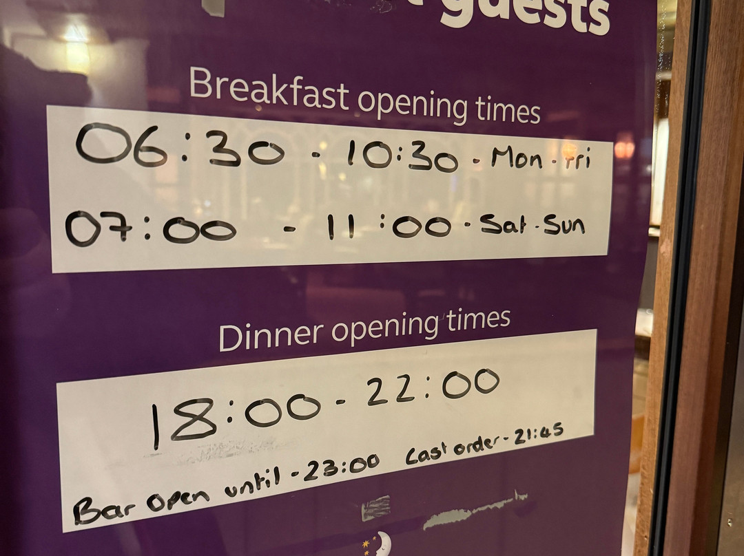 Premier Inn Gatwick Crawley Town (Goff's Park) Hotel主图