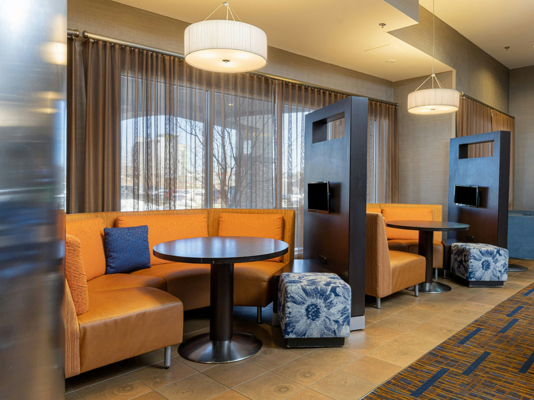 Courtyard by Marriott Asheville Airport主图