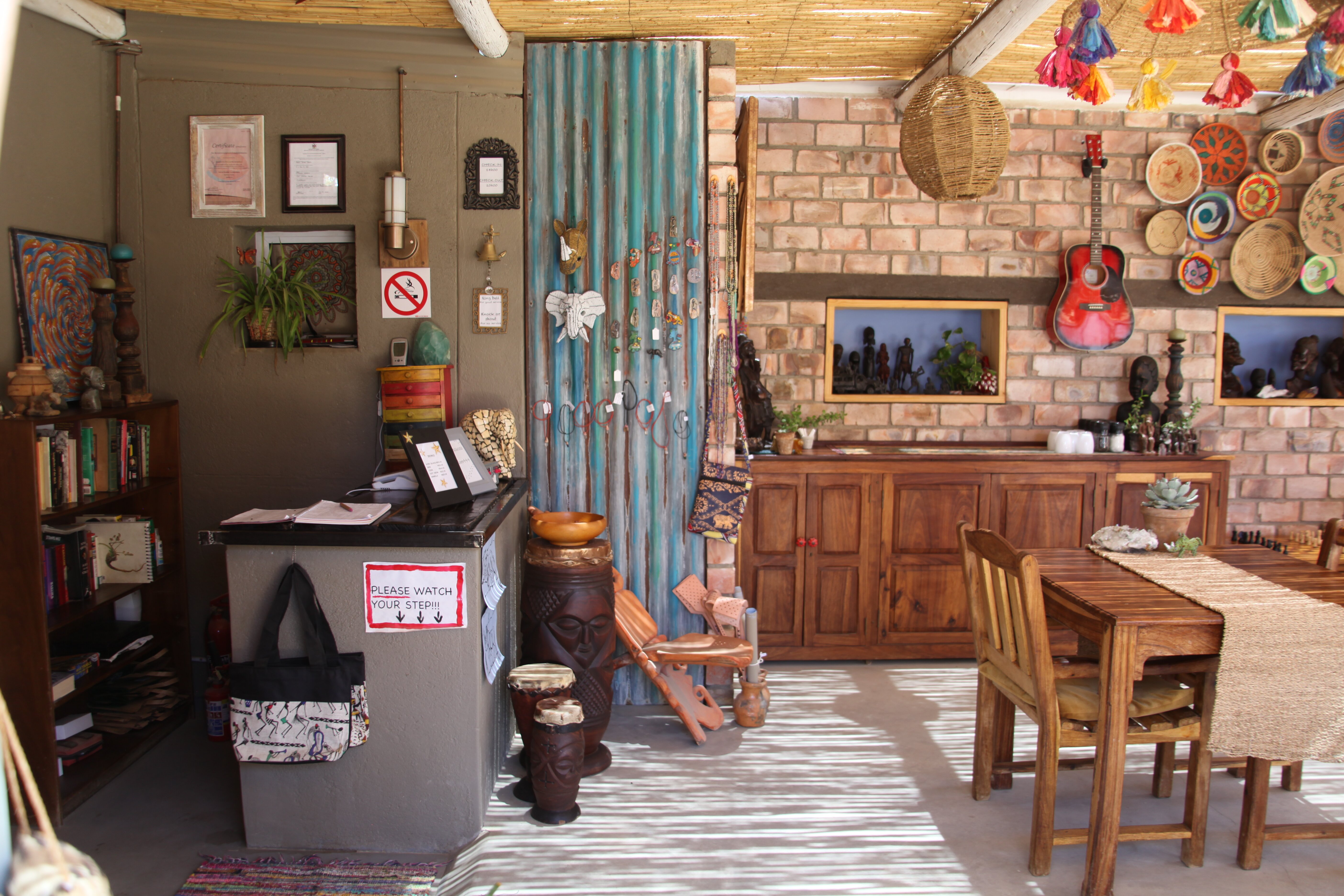 The Desert House-官方