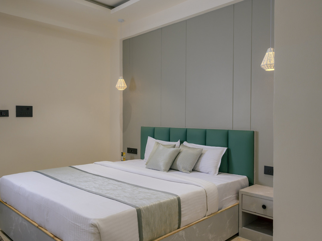 The Grand Neelam主图