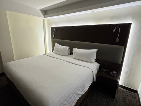 曼谷京华大酒店主图