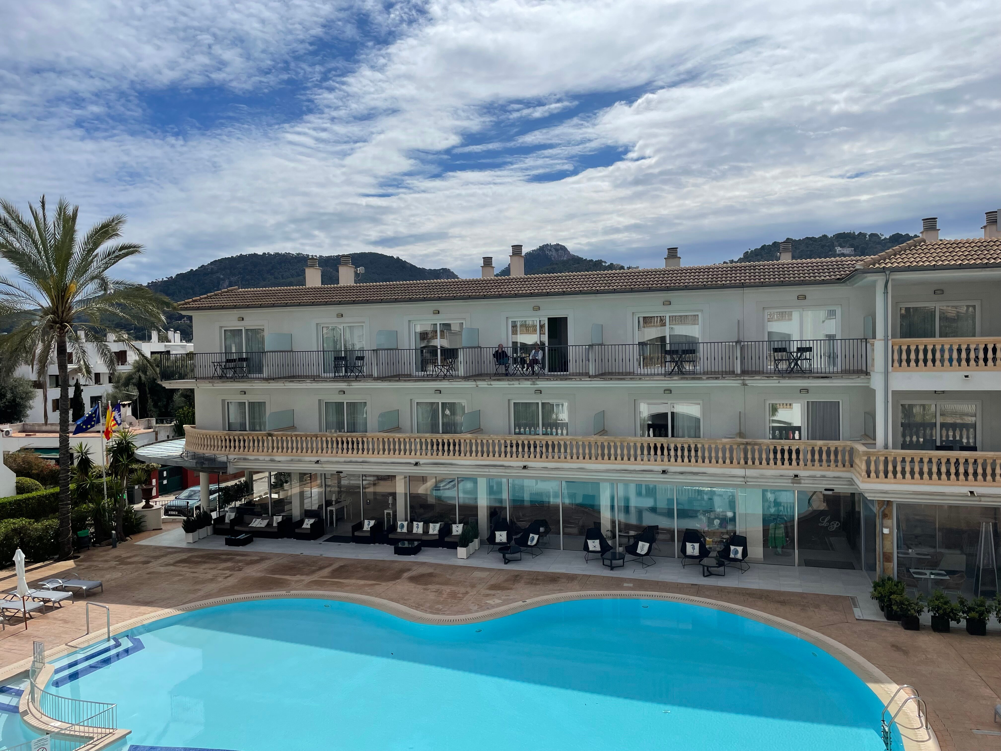 Aparthotel La Pergola-泳池