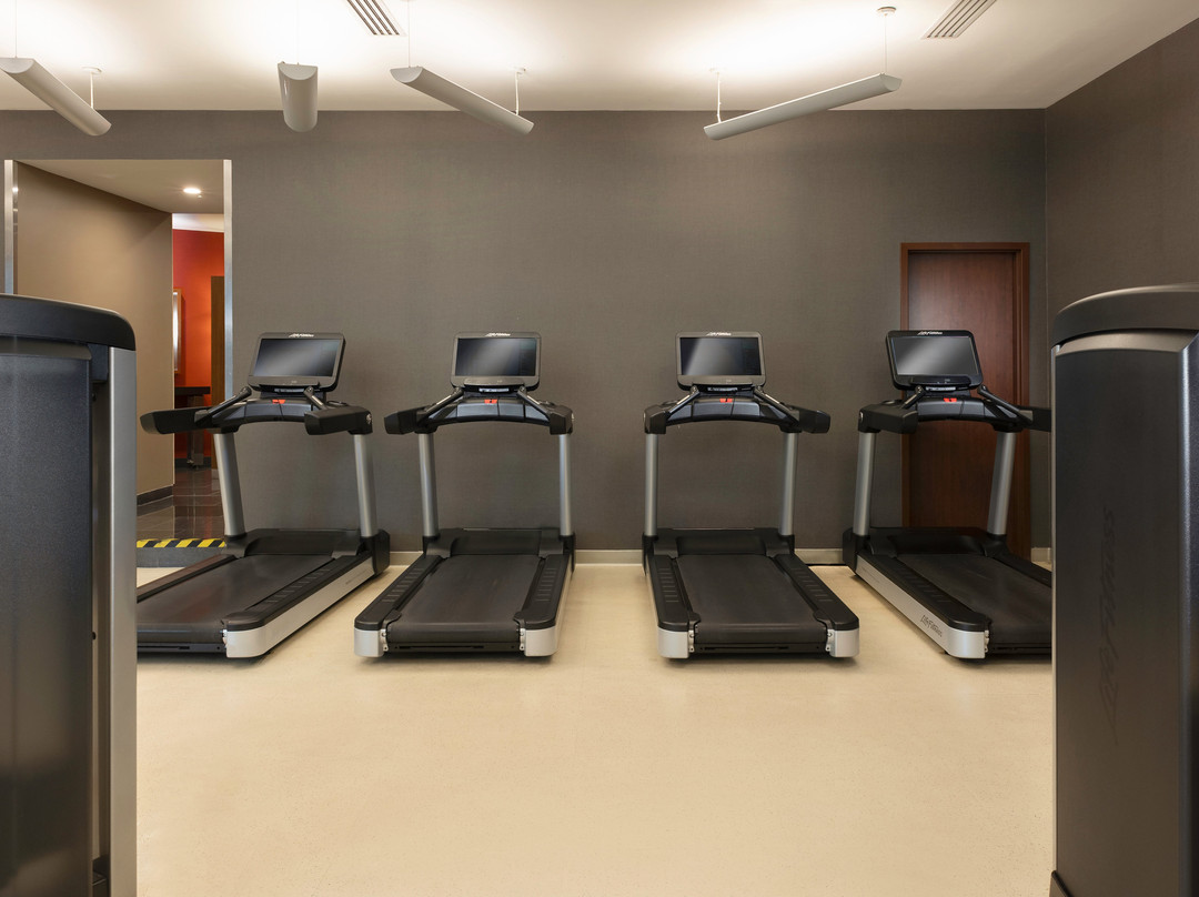 墨西哥城机场万怡酒店主图