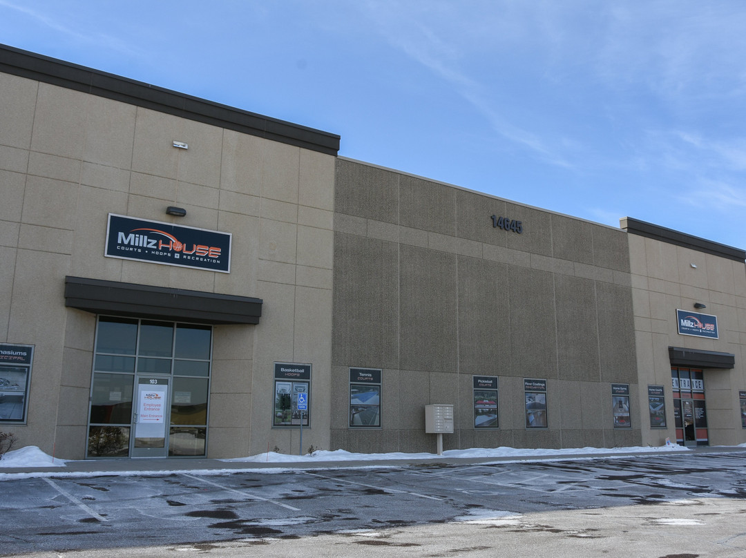 Millz House - Courts, Hoops & Recreation-Apple Valley必去景点