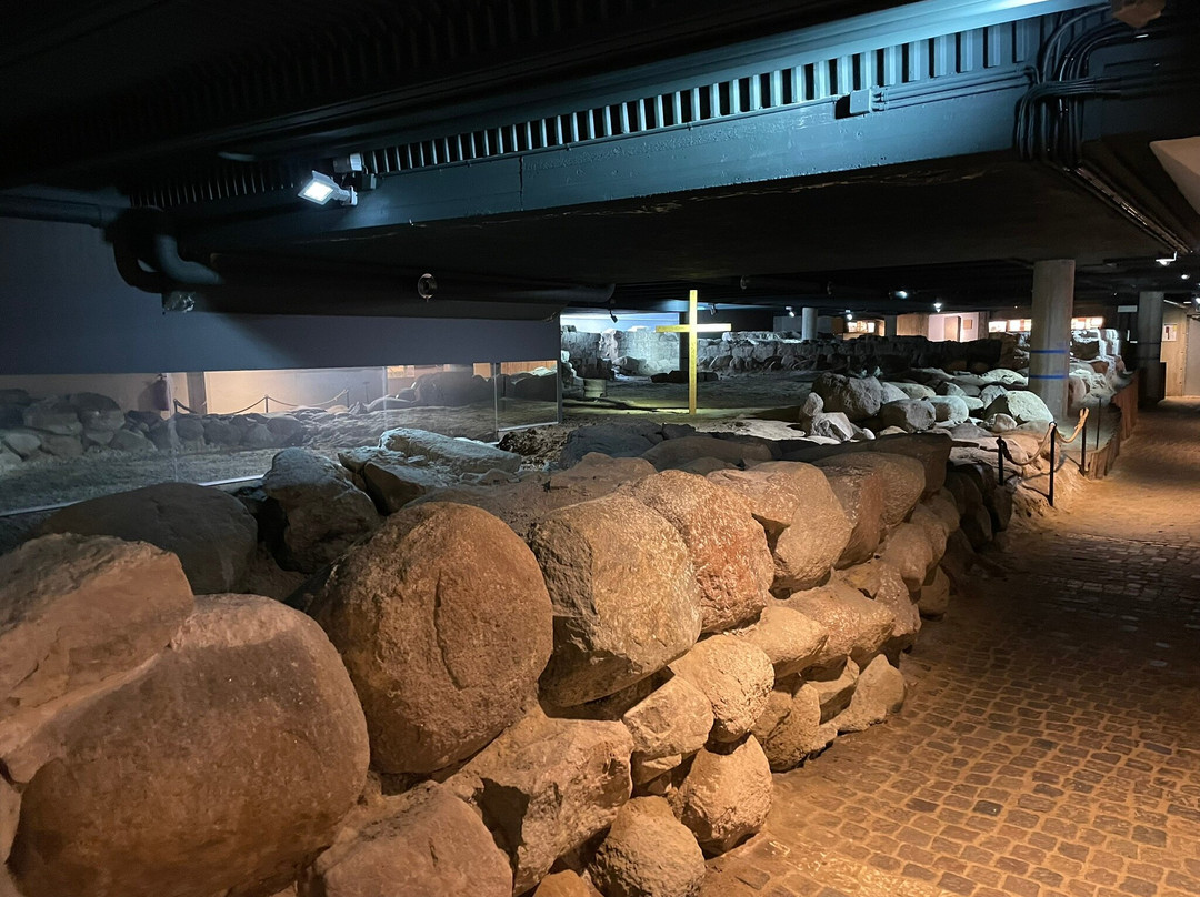 Drottens Kyrkoruin-隆德必去景点