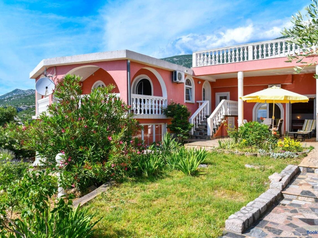 Apartment Mladen With Breathtaking Sea View
