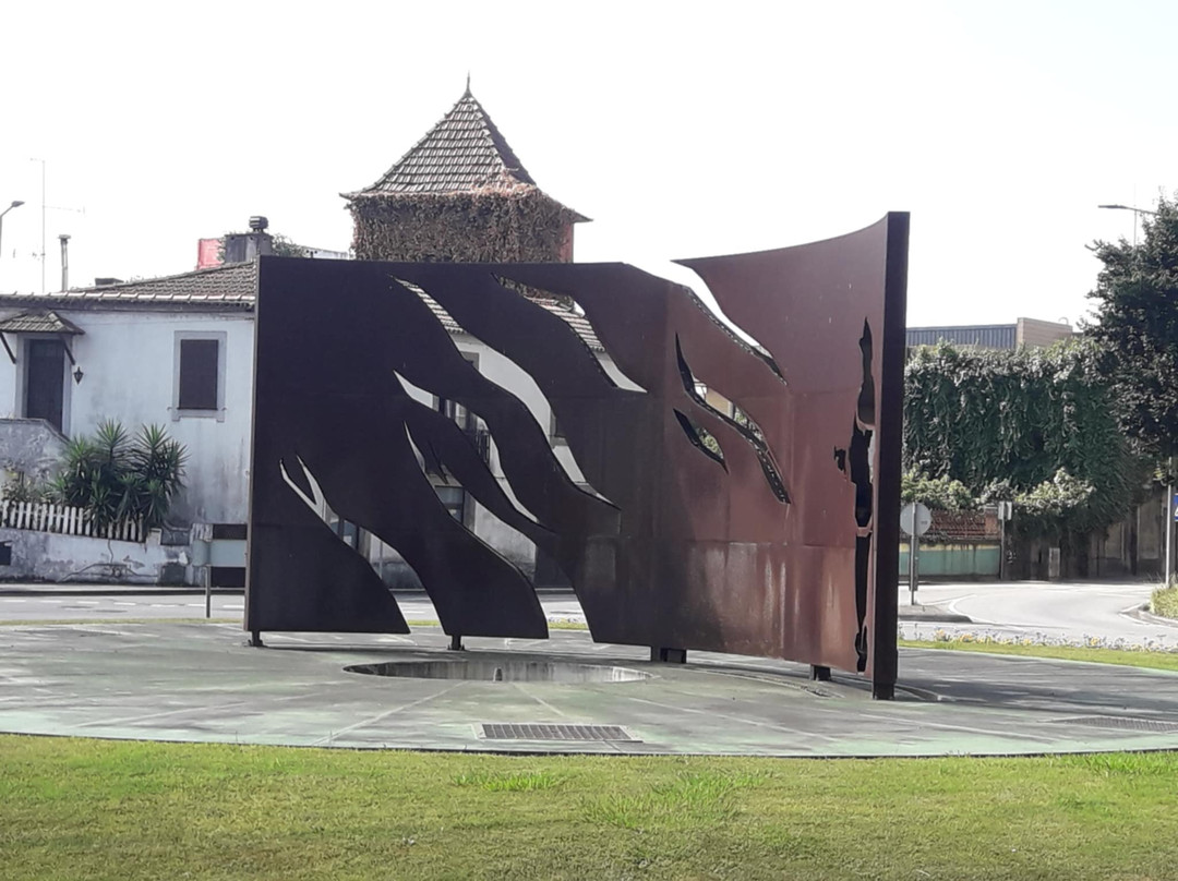 Homenagem Aos Bombeiros-特罗法必去景点