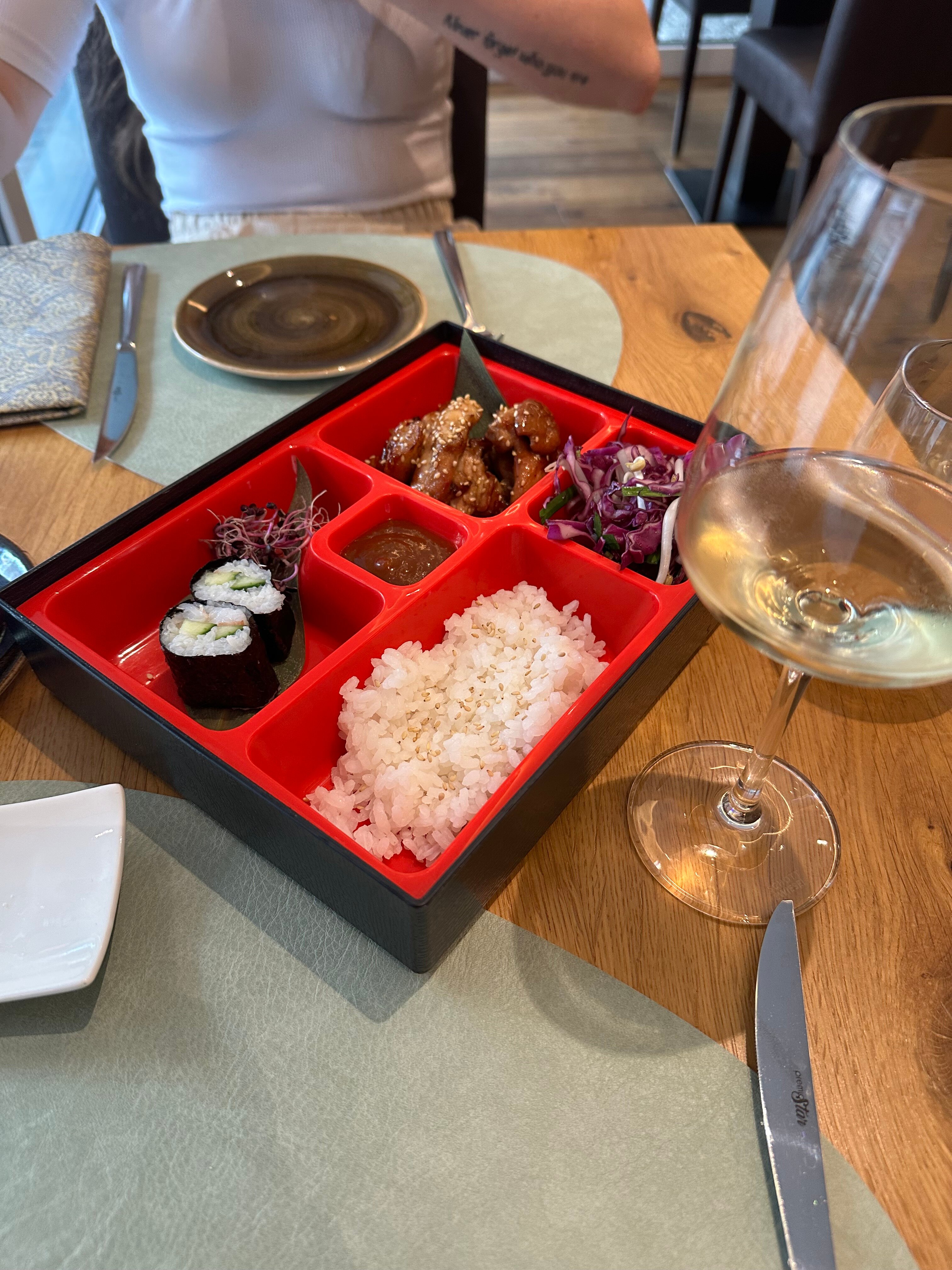 Hotel/ Restaurant Crown-官方