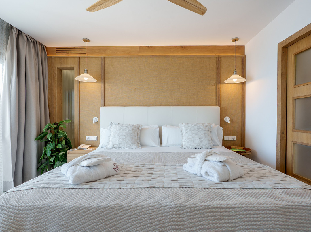 贝拉马尔海滩水疗酒店主图