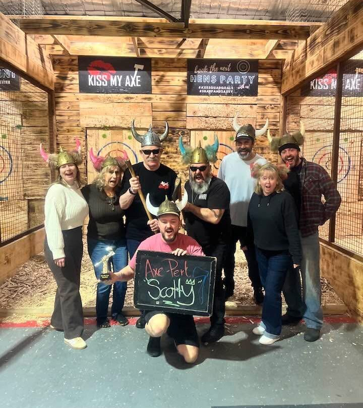 Kiss My Axe Alexandria - Axe Throwing Sydney-悉尼必去景点
