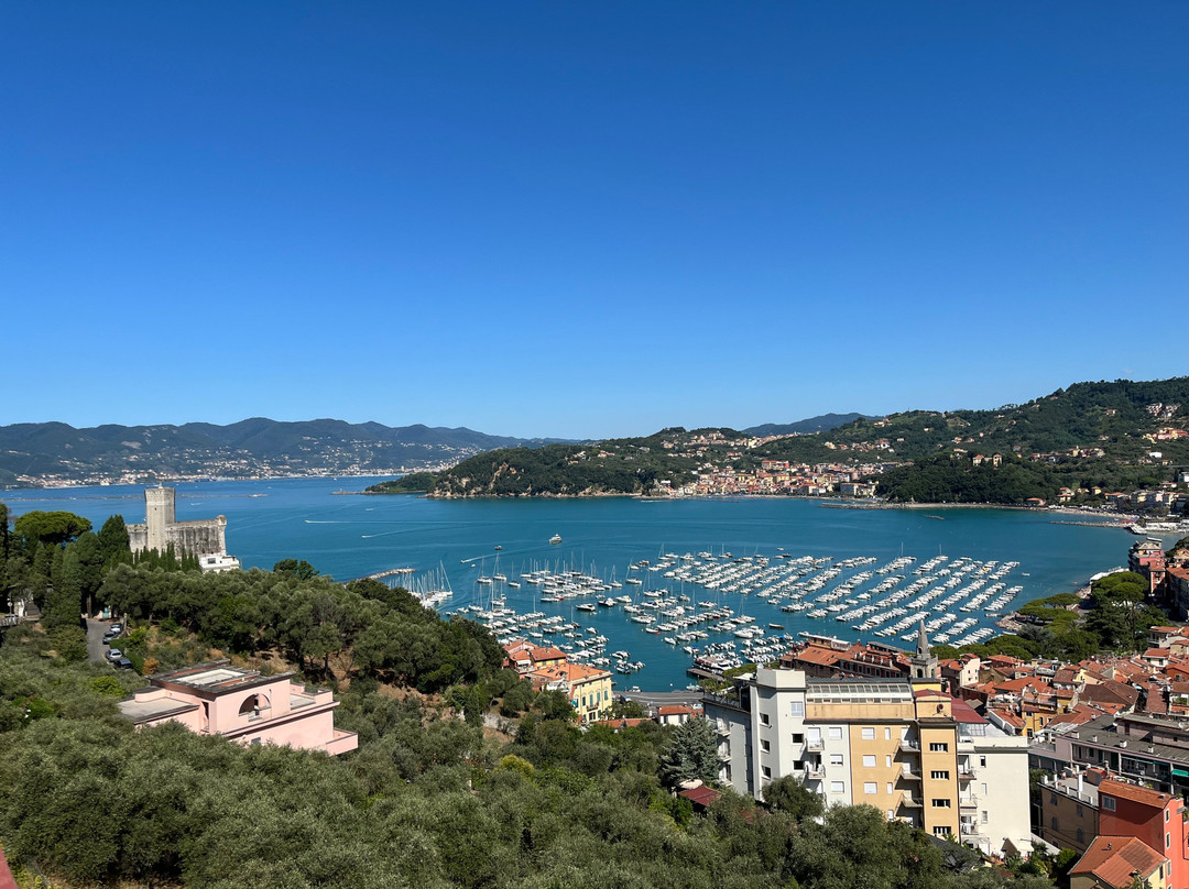 欧洲大酒店主图