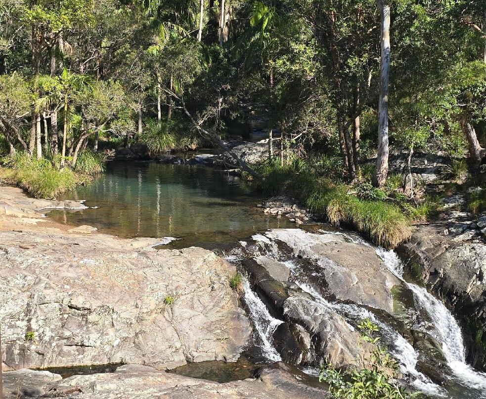 Cedar Creek Falls-丹百林山必去景点
