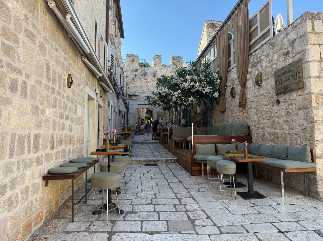 Cata  Sailing-特罗吉尔必去景点