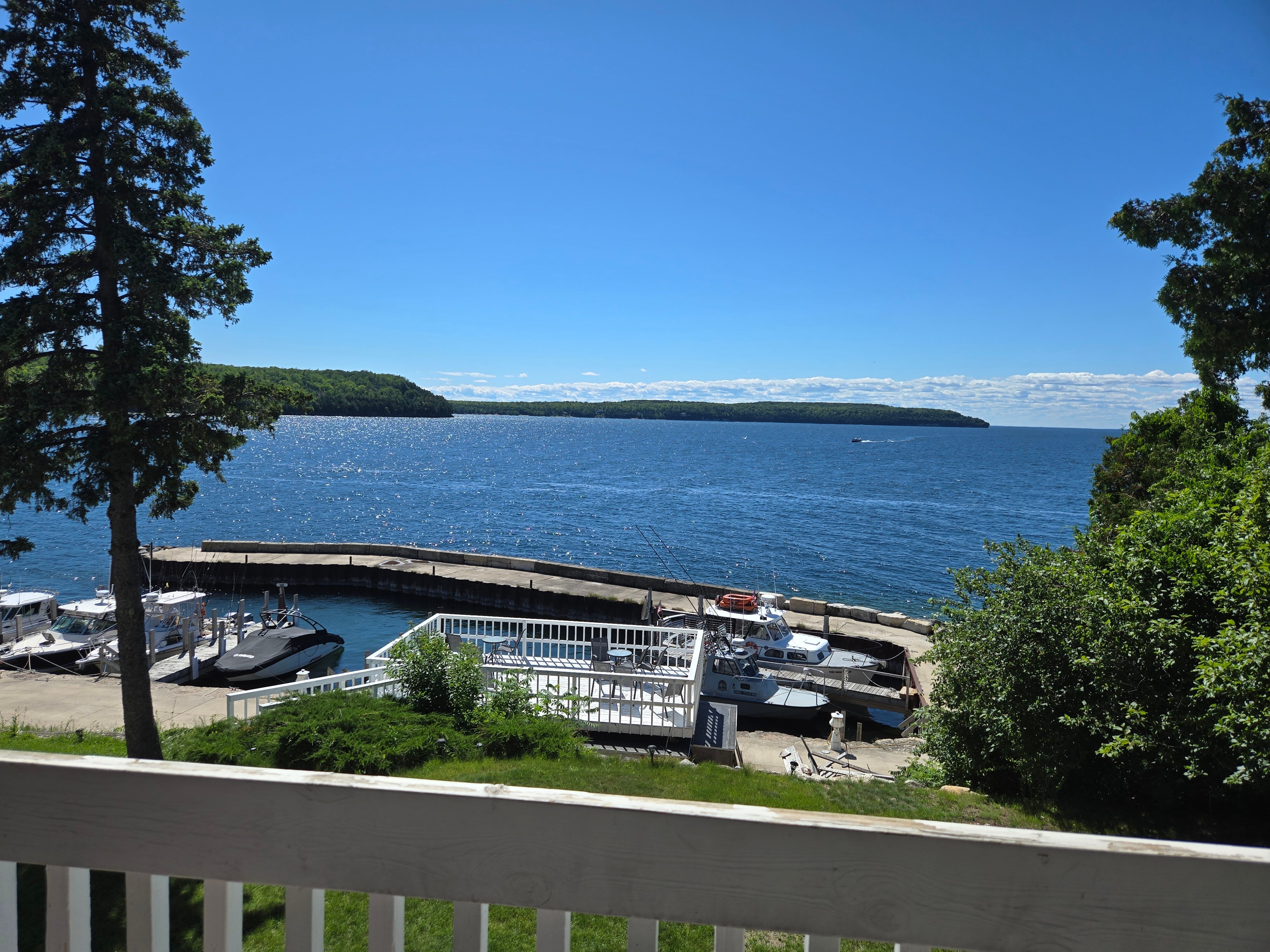 The Shoreline Resort-官方
