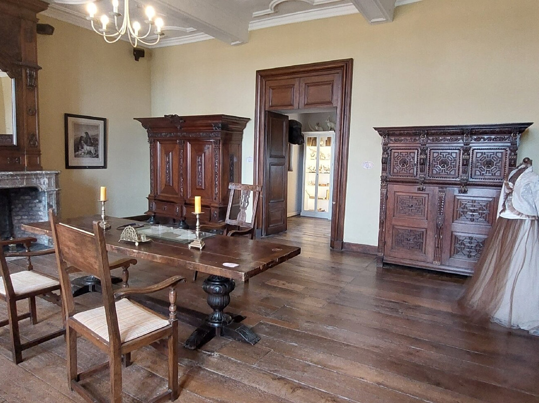 Le Chateau de Lavaux Sainte-Anne-Lavaux-Sainte-Anne必去景点