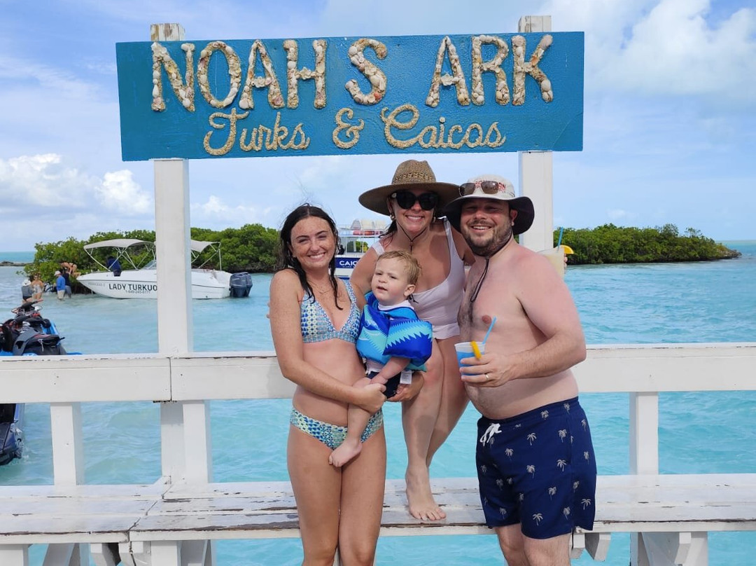 Waves Splitter Charters-Leeward Settlement必去景点