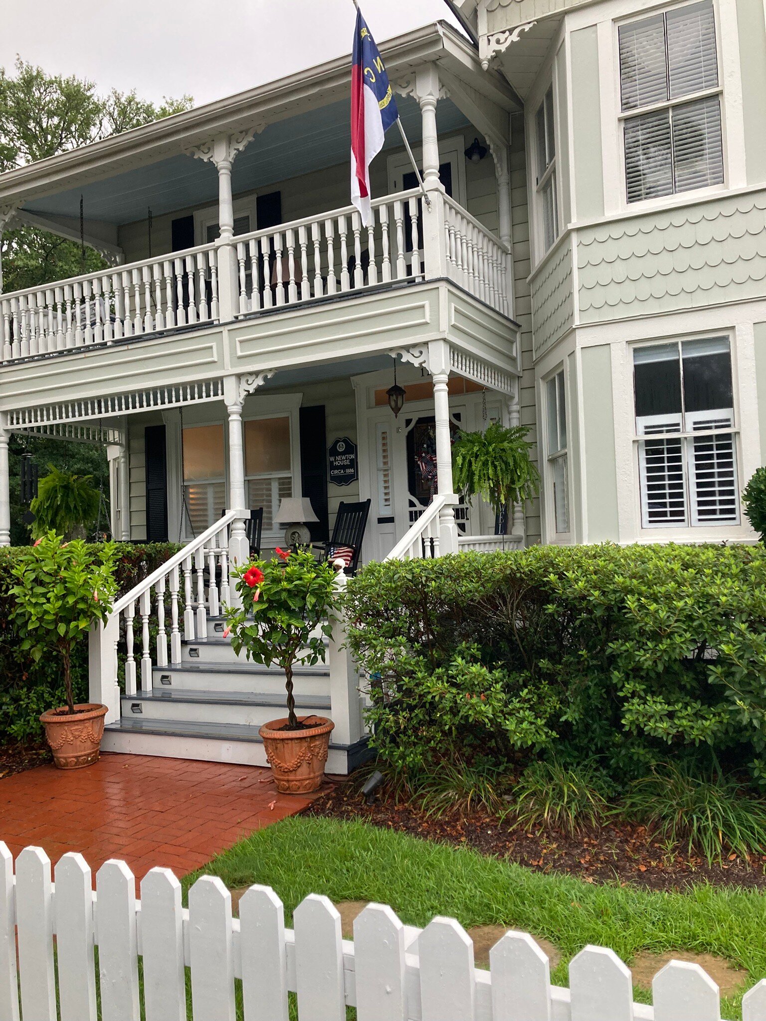 Captain Newton's Inn-官方