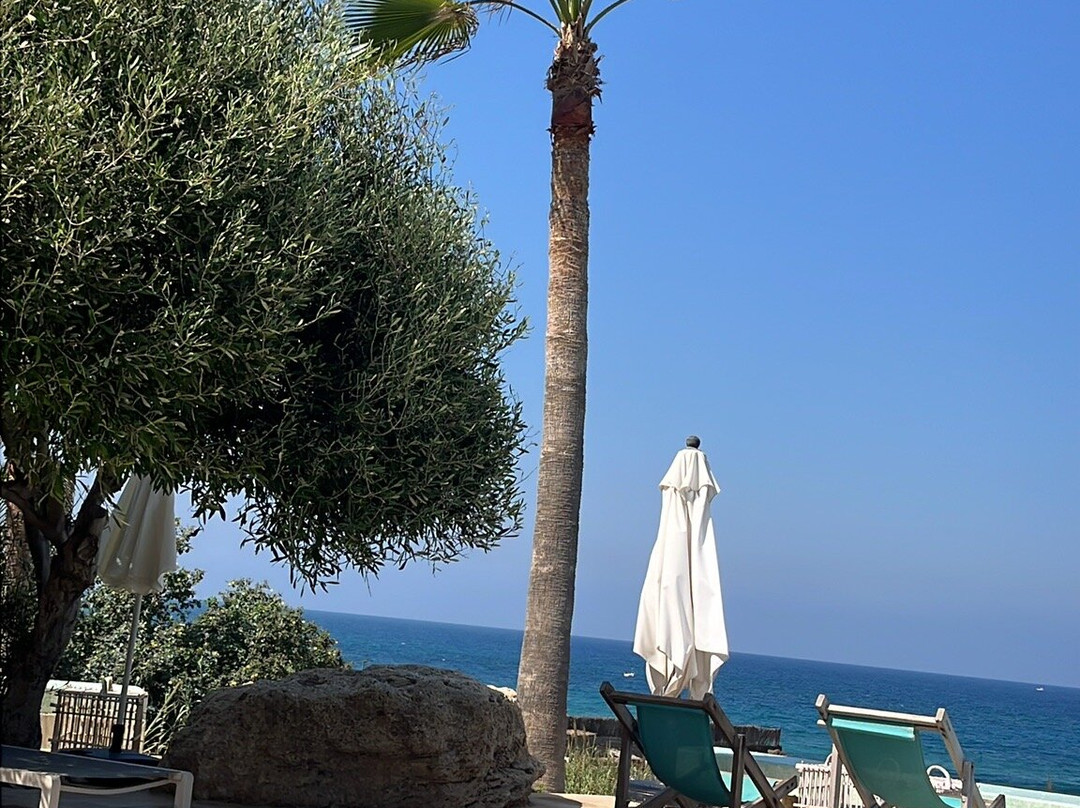 LAZY B BEACH CLUB-Jiyeh必去景点