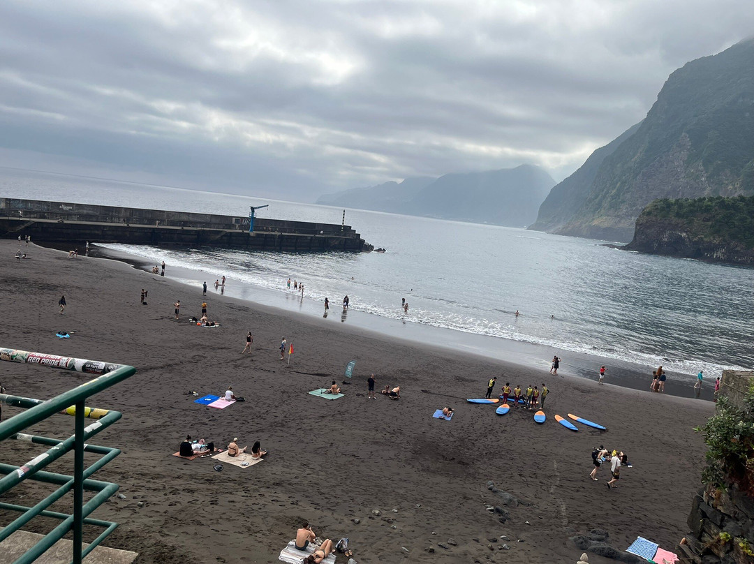 Praia do Porto do Seixal-Seixal必去景点
