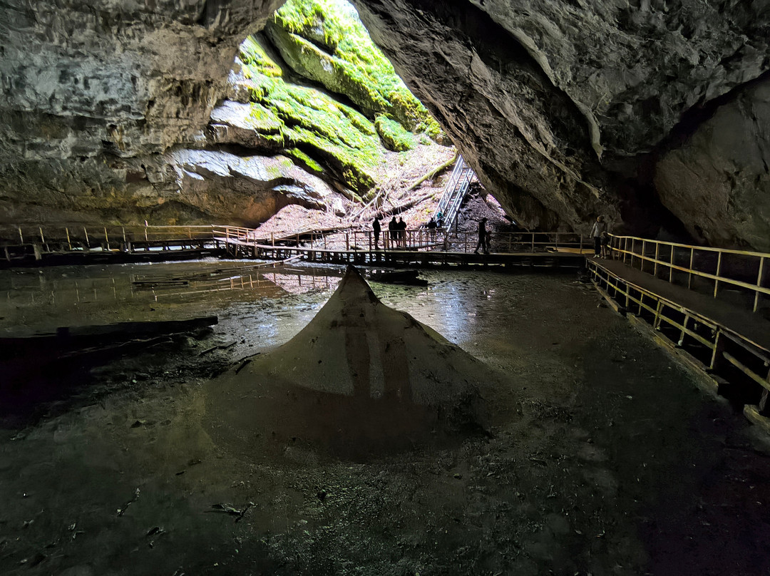 Scarisoara Ice Cave-Garda de Sus必去景点