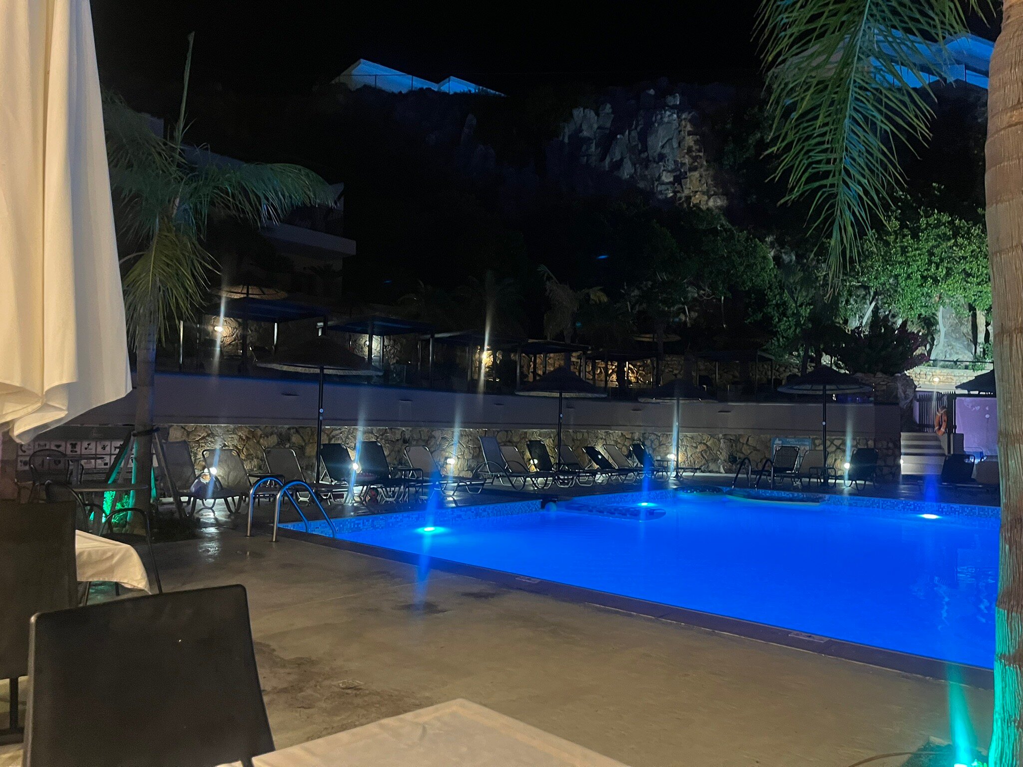 Finas Hotel & Apartments-官方