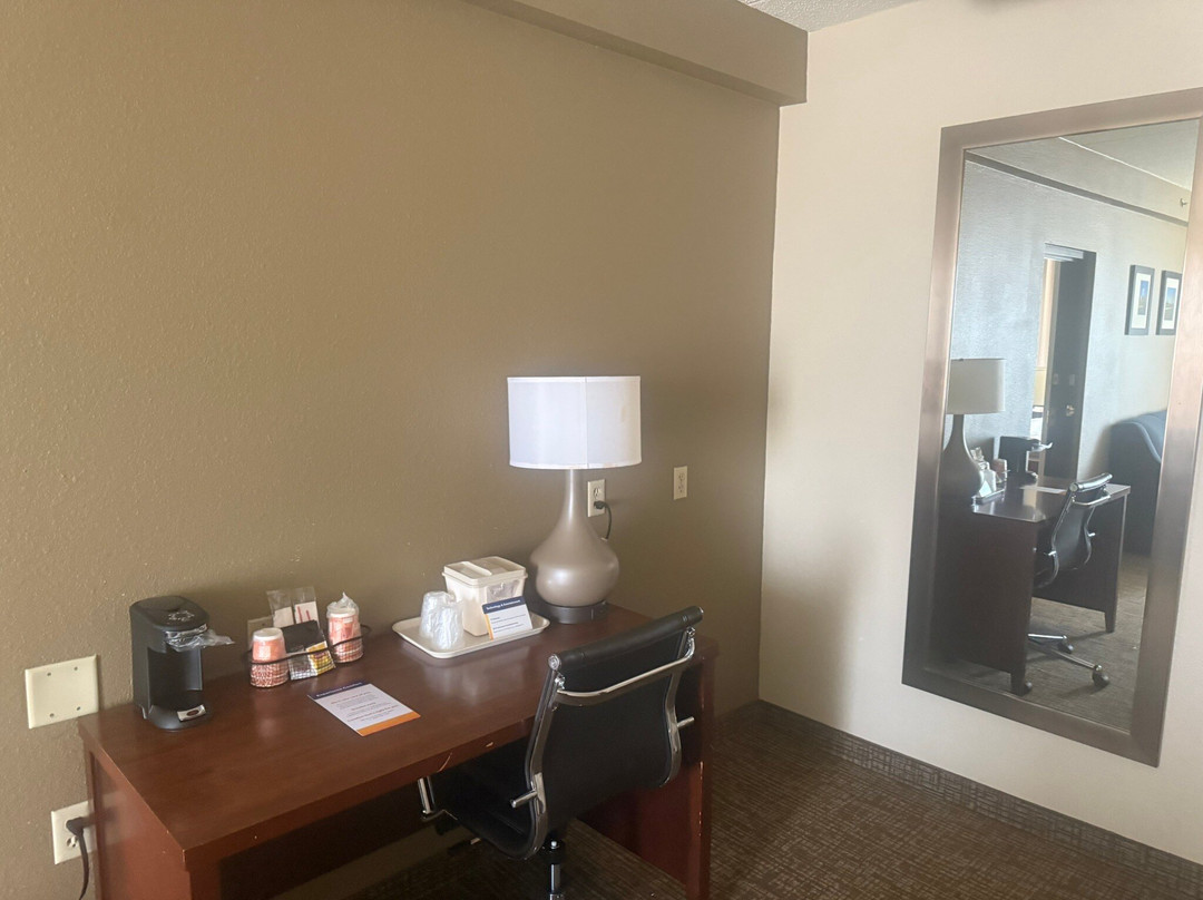 诺瑟罗克套房酒店主图