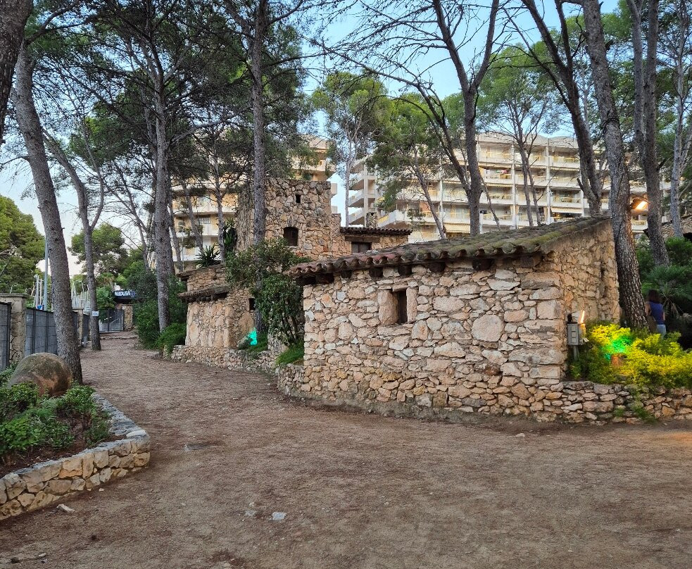 Masia Catalana-萨洛必去景点
