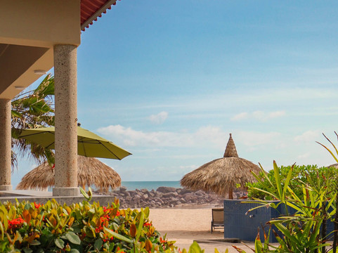 Sunset Palace Beach Hotel主图